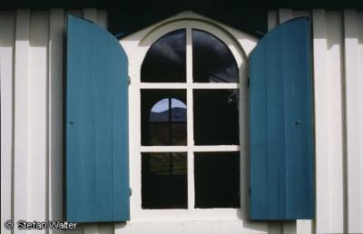 Juni - Kirchfenster in Pingvellir